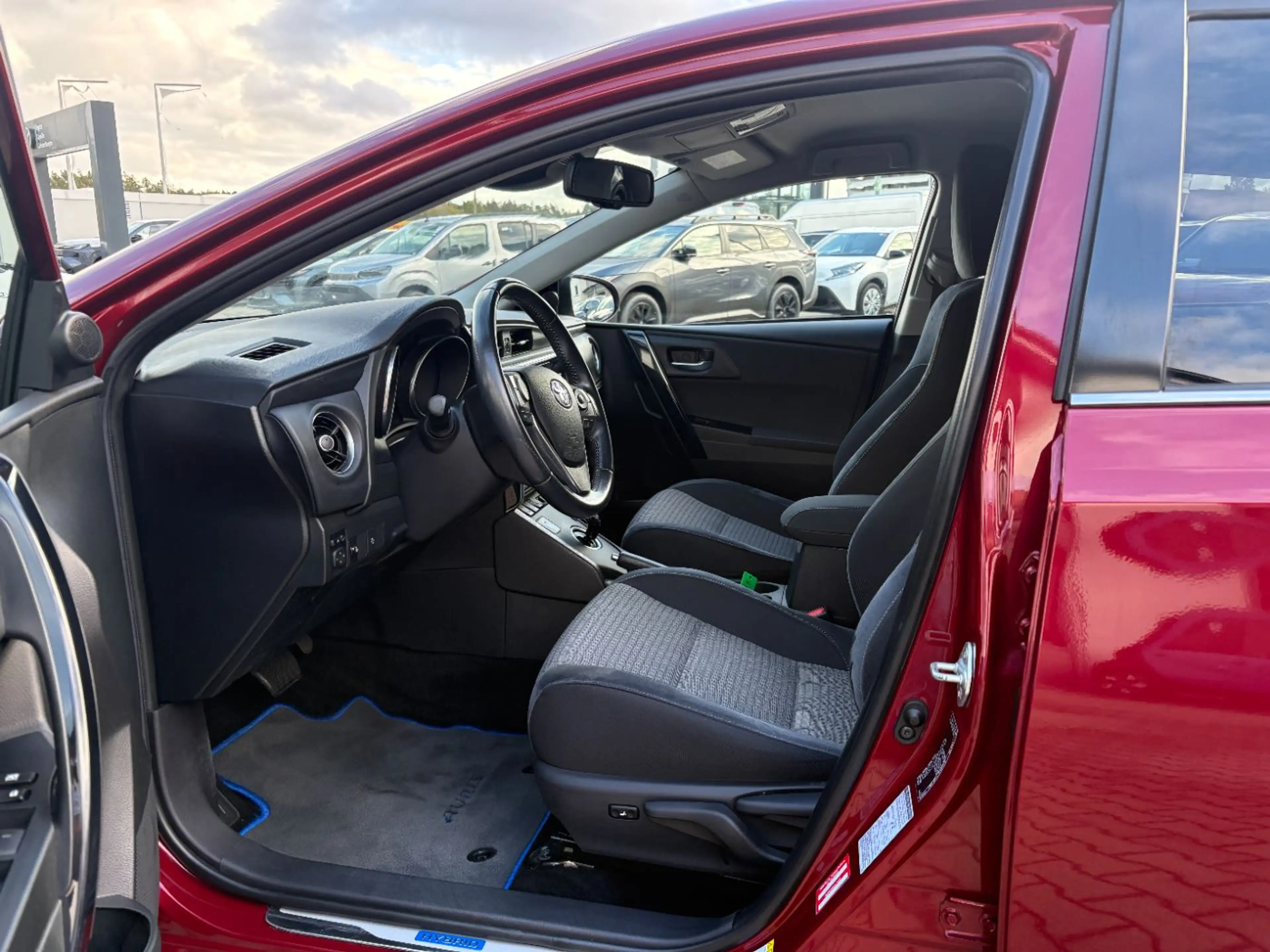 Toyota Auris 1.8 Hybrid Edition-S+ Kamera, 8-fach, Navi — photo 6