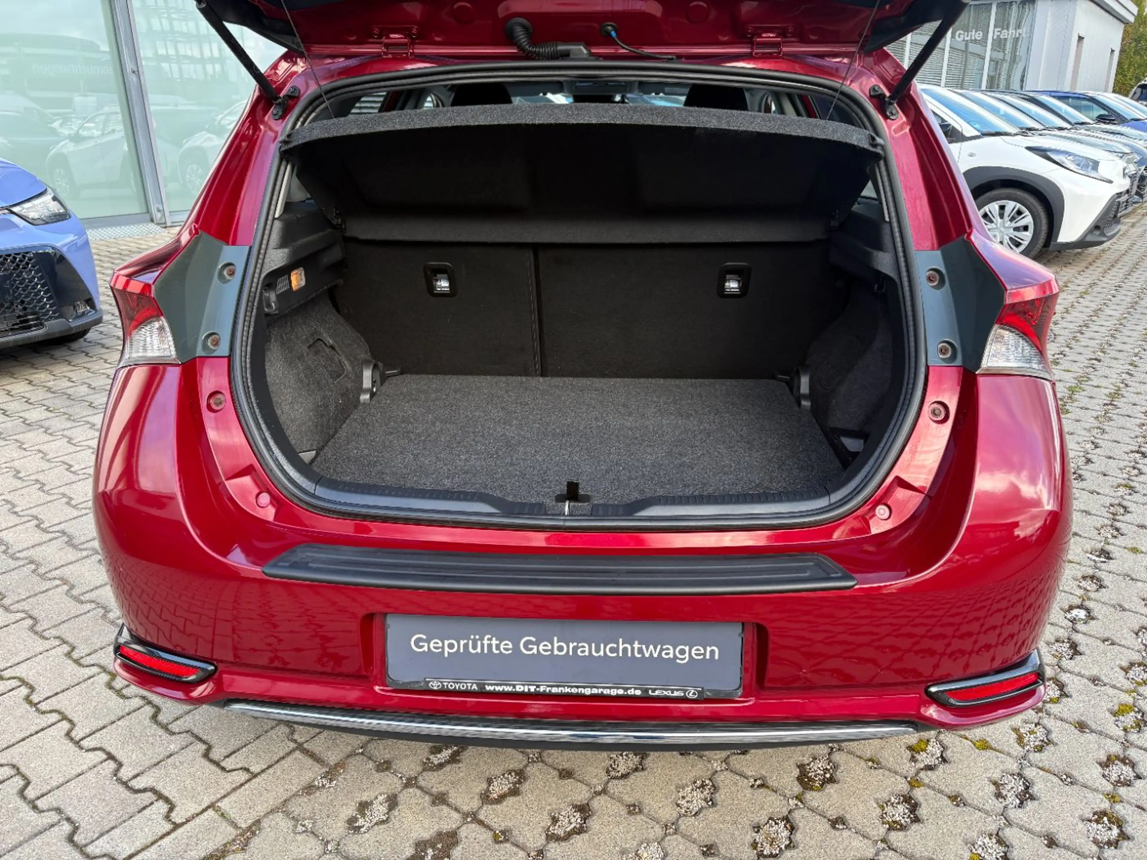 Toyota Auris 1.8 Hybrid Edition-S+ Kamera, 8-fach, Navi — photo 8