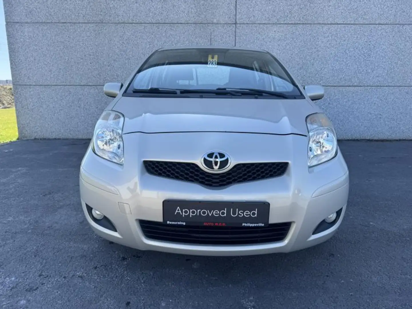 Toyota Yaris 1.33 VVT-I 6MT Comfort London Gold - 2