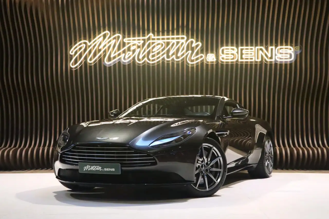 Aston Martin DB11
