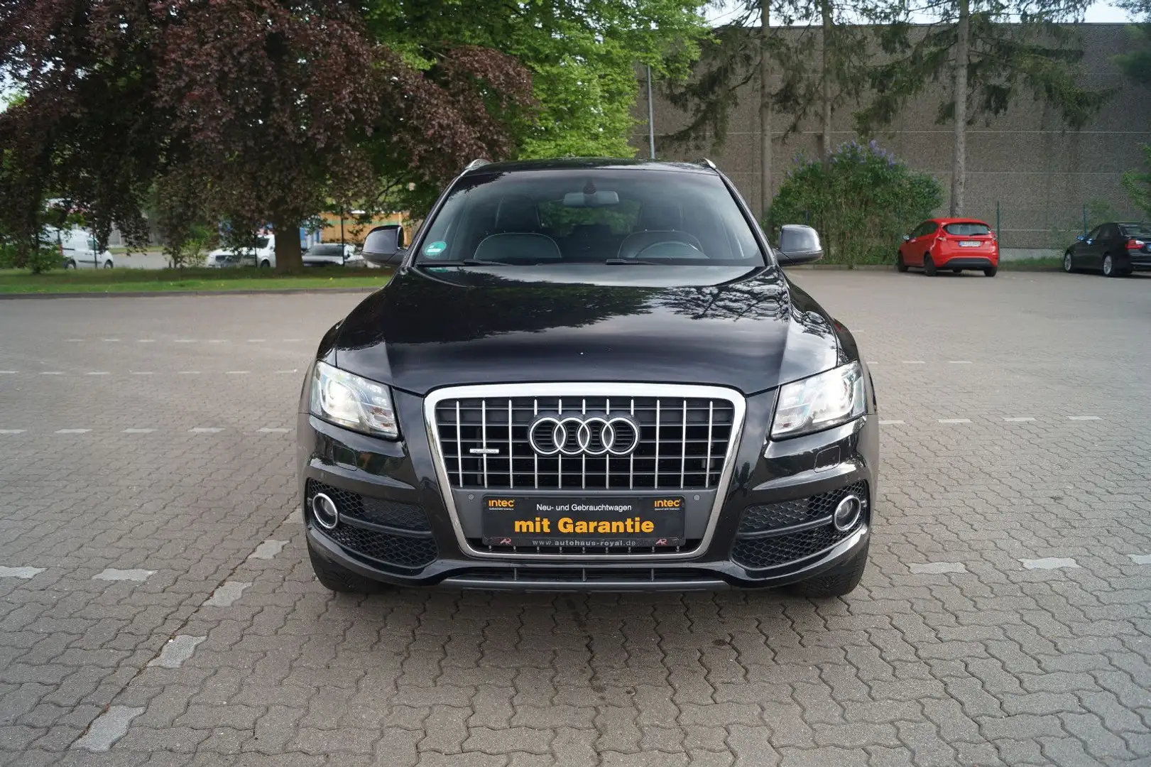 Audi Q5 2.0 TDI  Quattro *S Line* Navi voll Service Schwarz - 2