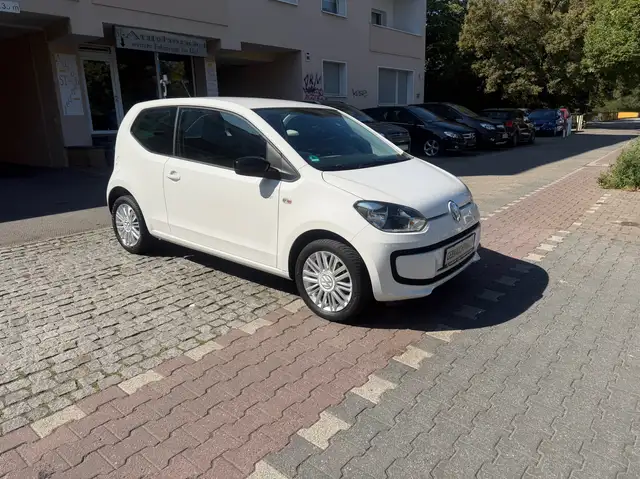 Volkswagen Up! view 5