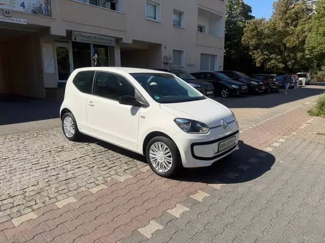Volkswagen Up! view 13
