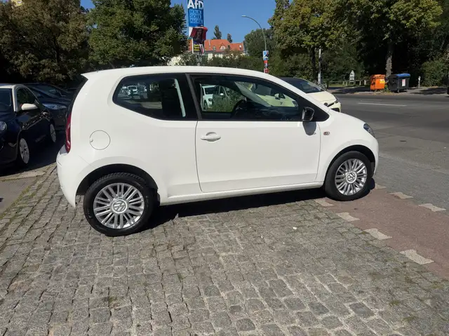 Volkswagen Up! view 3