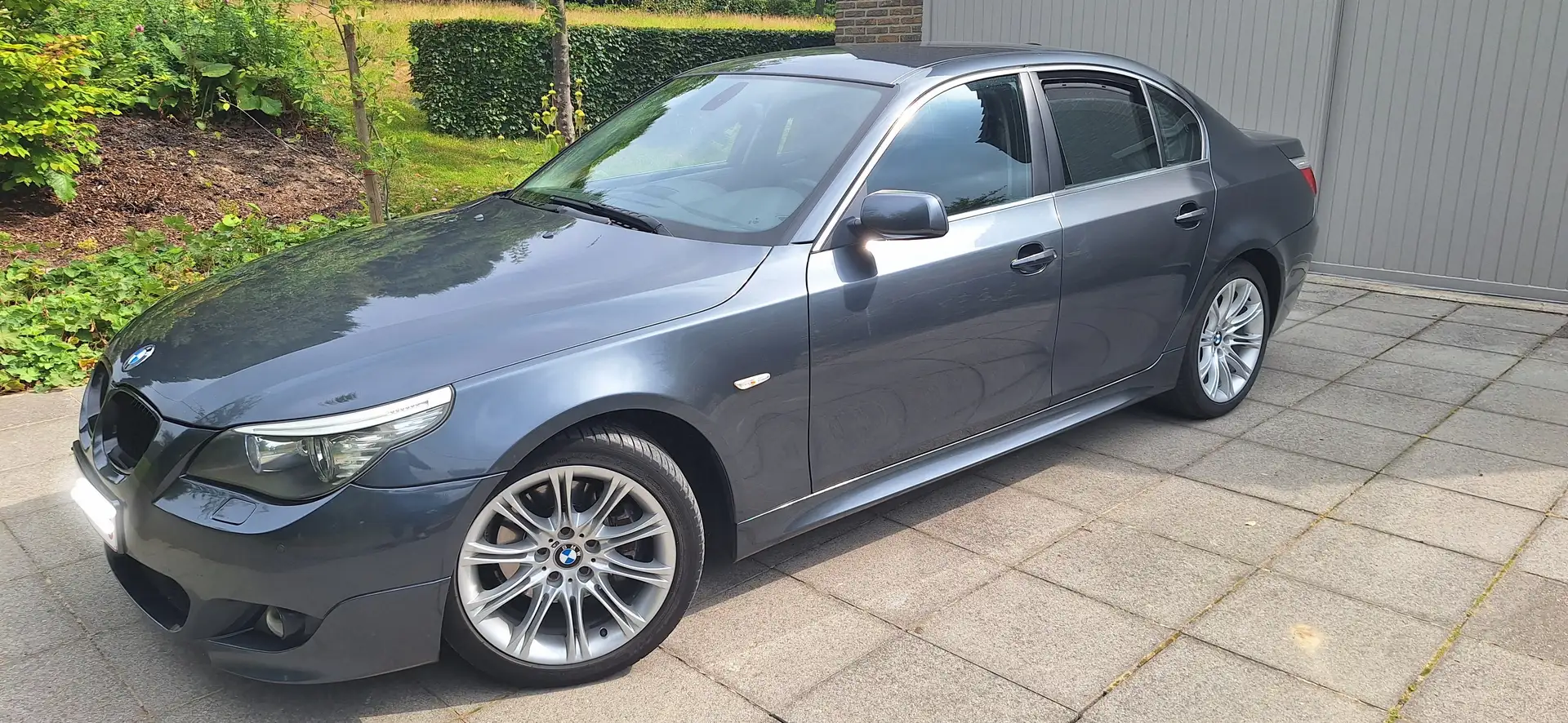 BMW 525 525i Aut. Gris - 1