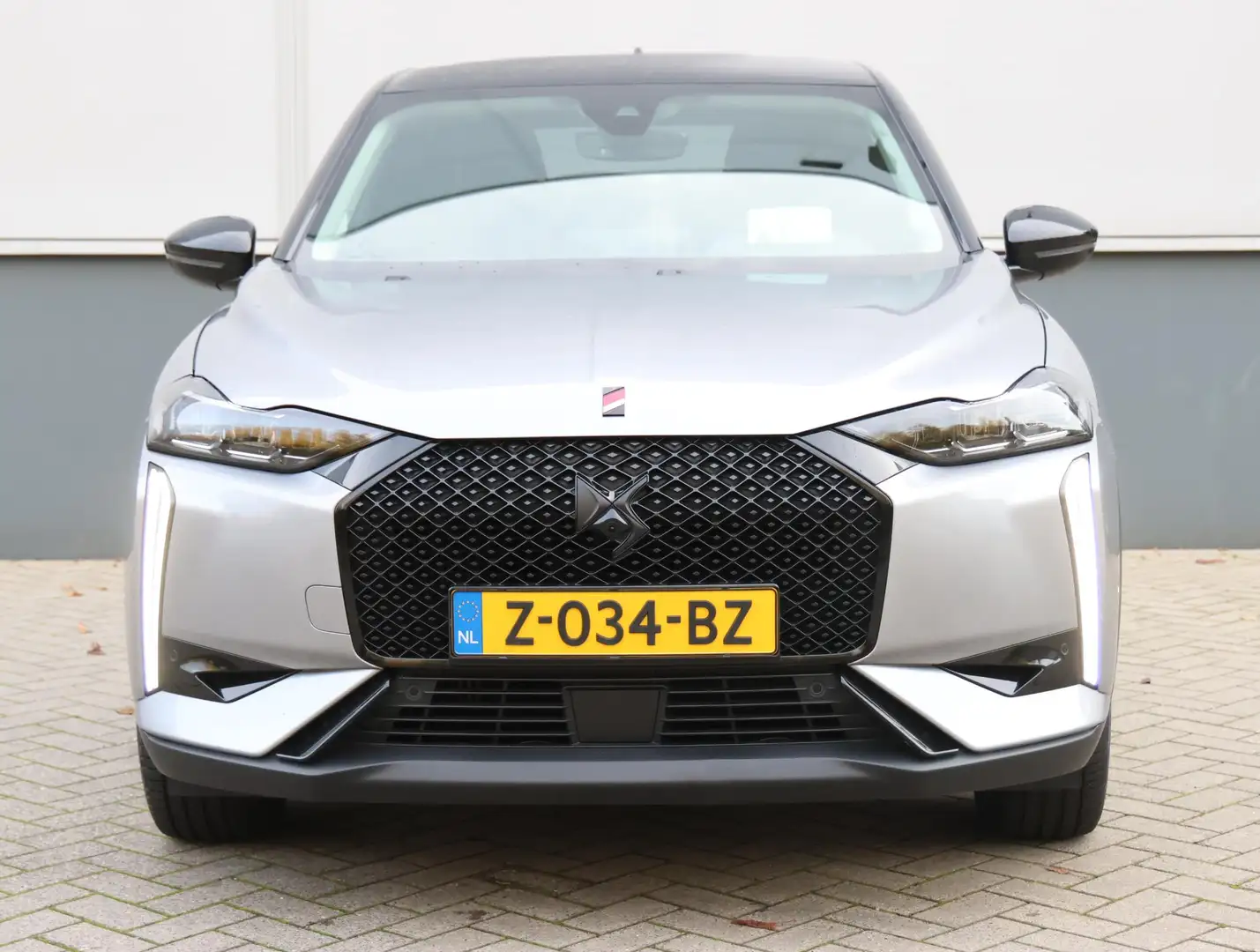 DS Automobiles DS 3 1.2 130pk Automaat Performance Line | Navigatie | Gris - 2