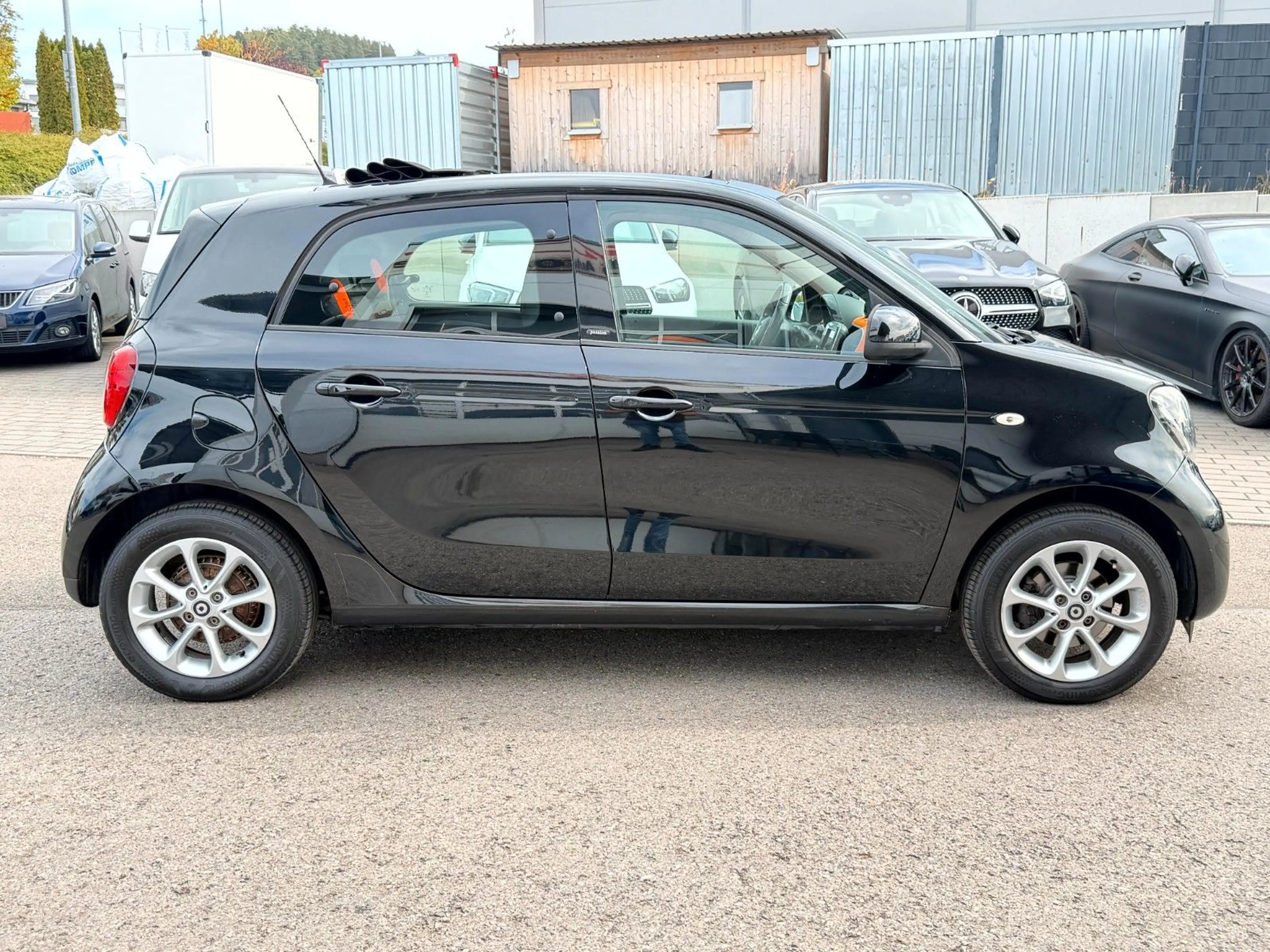smart forFour passion 66kW Faltdach_PDC_Navi_Klima — photo 4