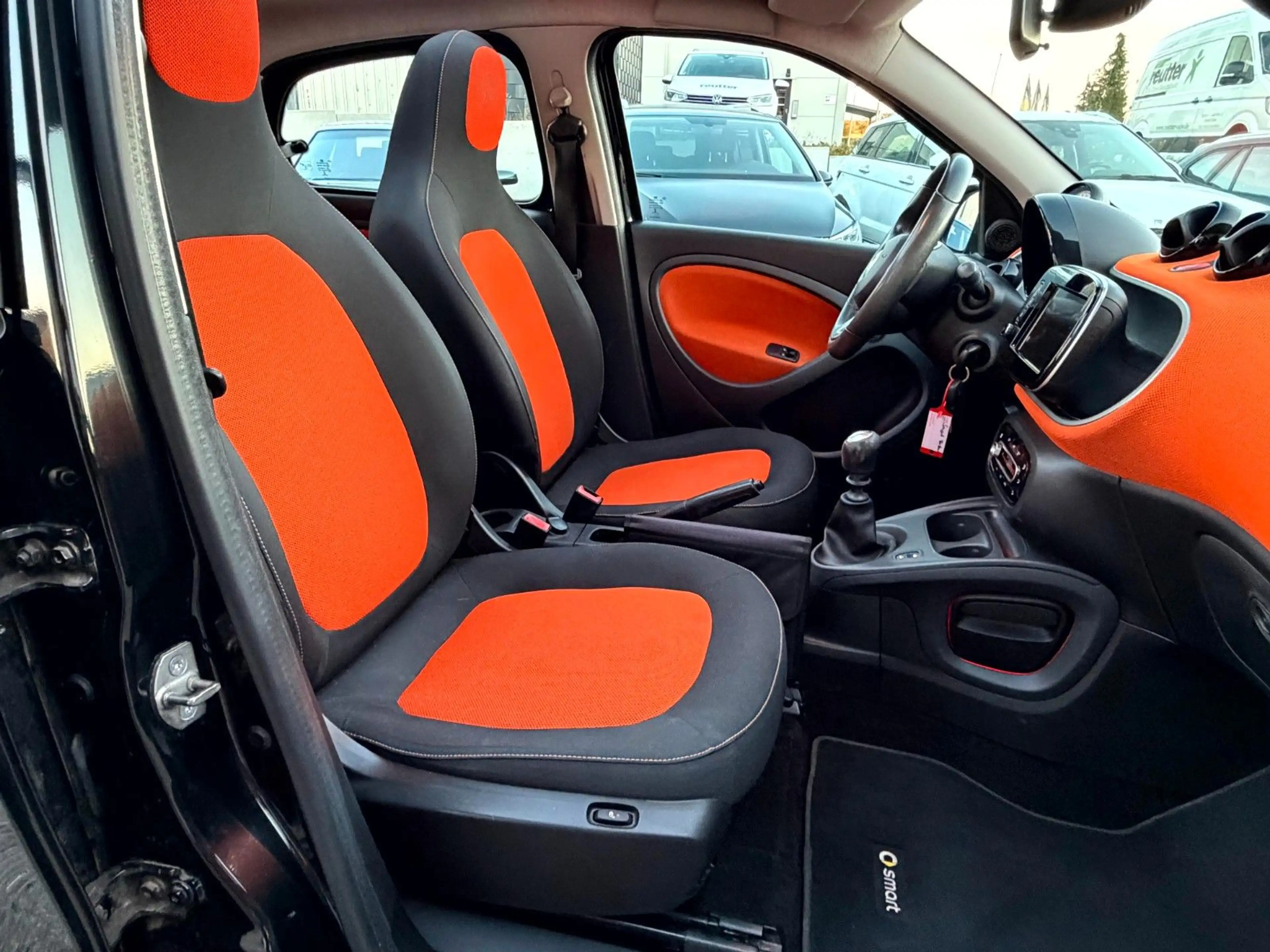 smart forFour passion 66kW Faltdach_PDC_Navi_Klima — photo 14