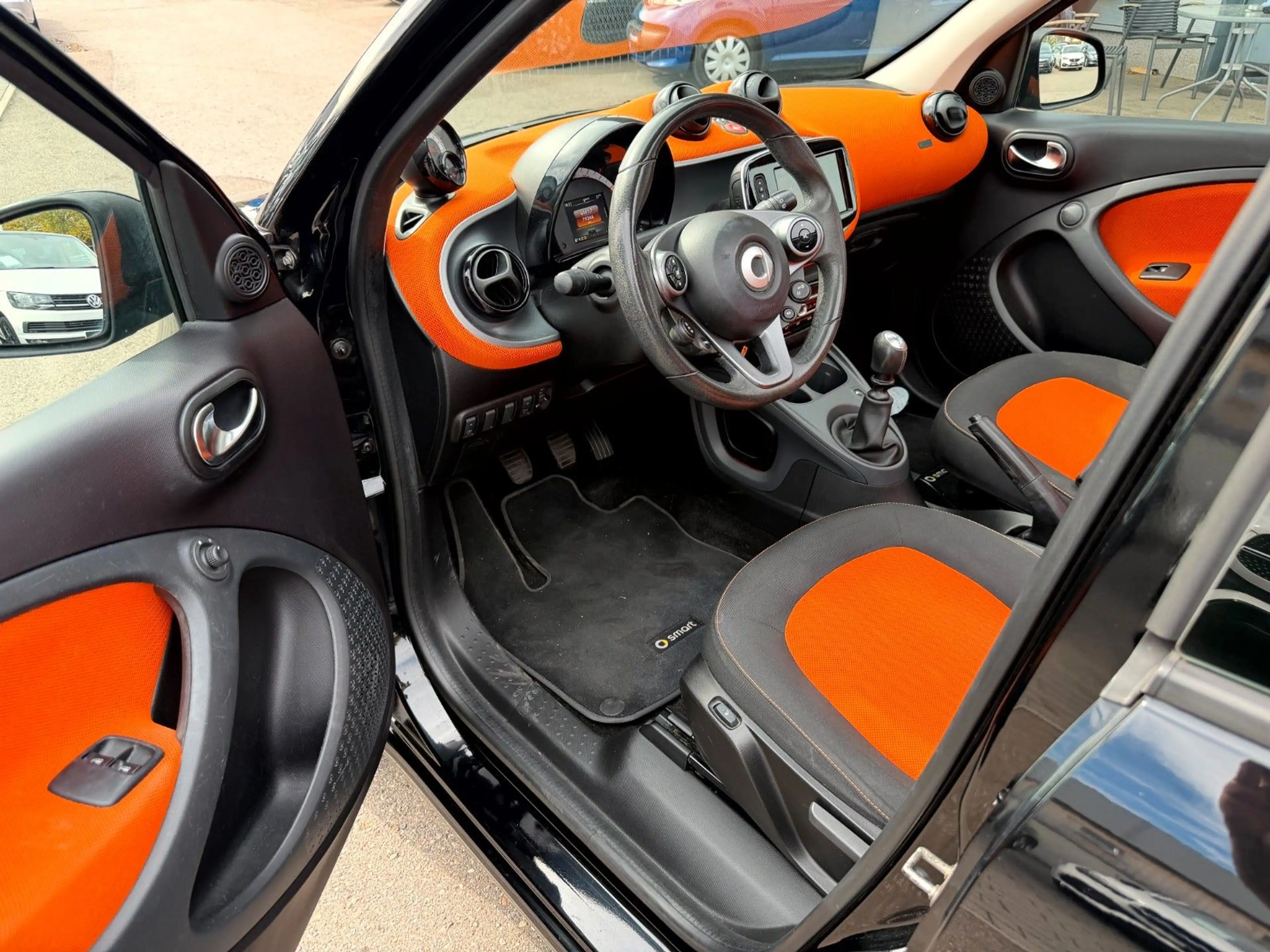 smart forFour passion 66kW Faltdach_PDC_Navi_Klima — photo 9