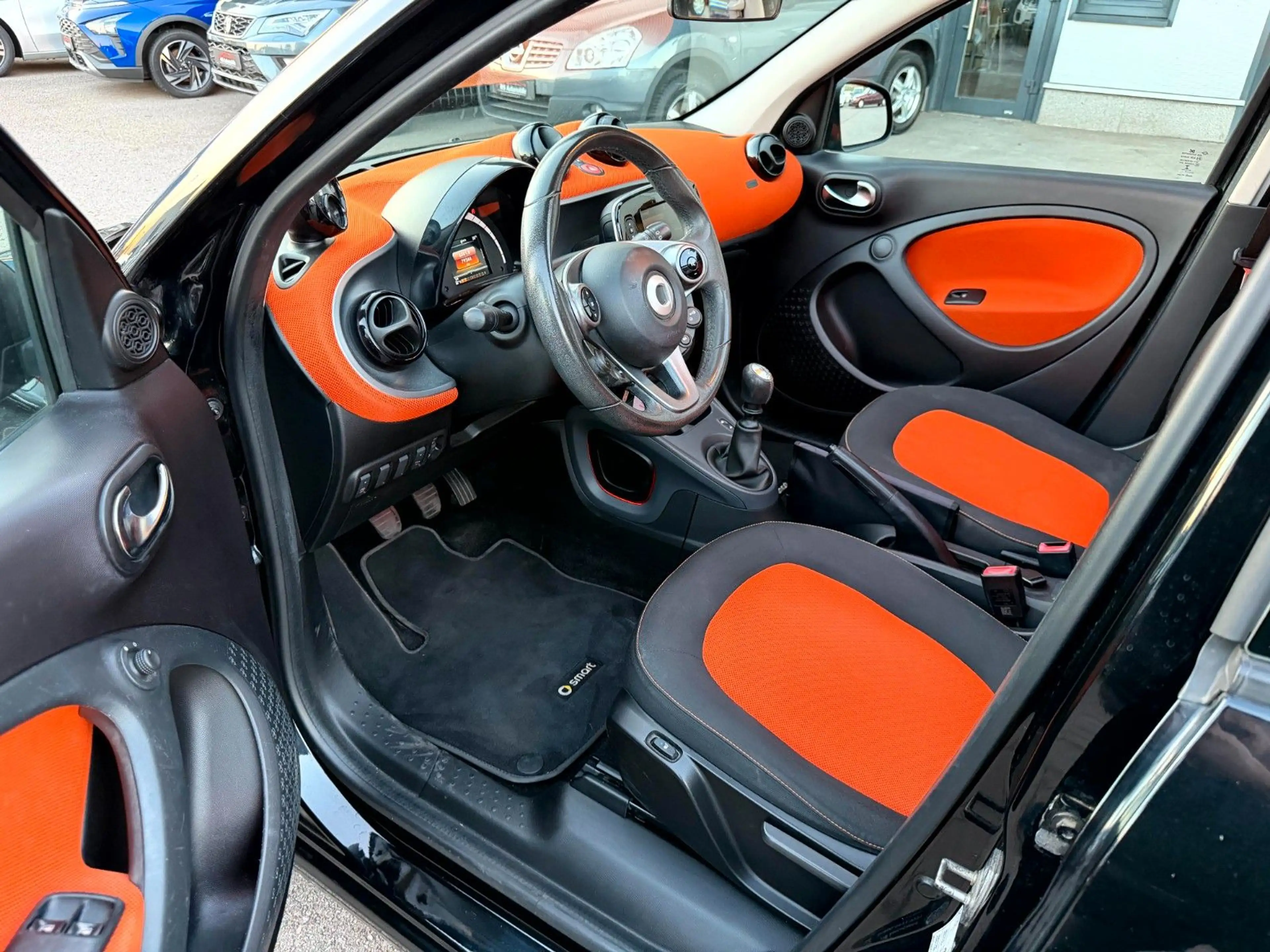 smart forFour passion 66kW Faltdach_PDC_Navi_Klima — photo 10