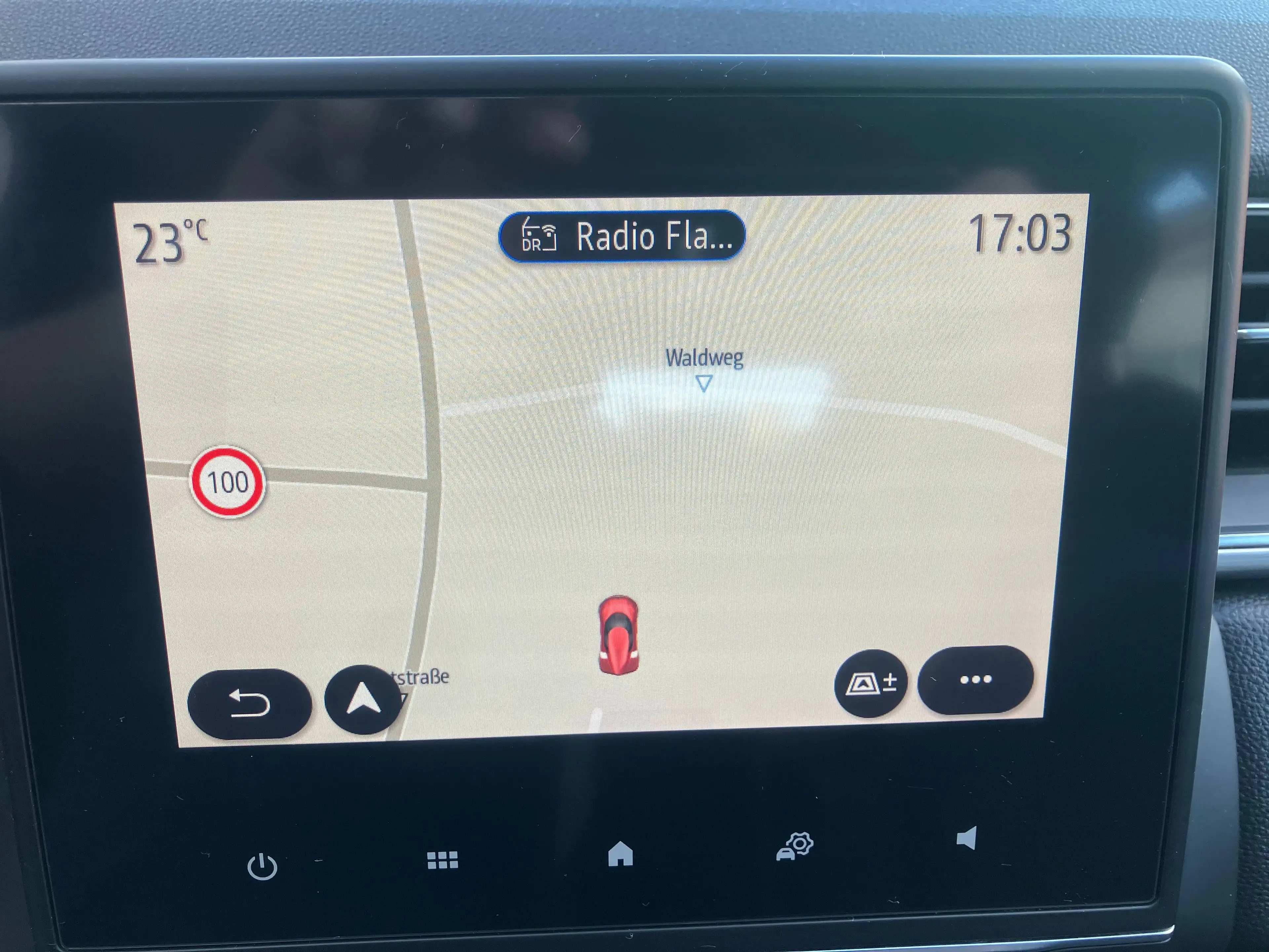 Renault Captur Intens — photo 14