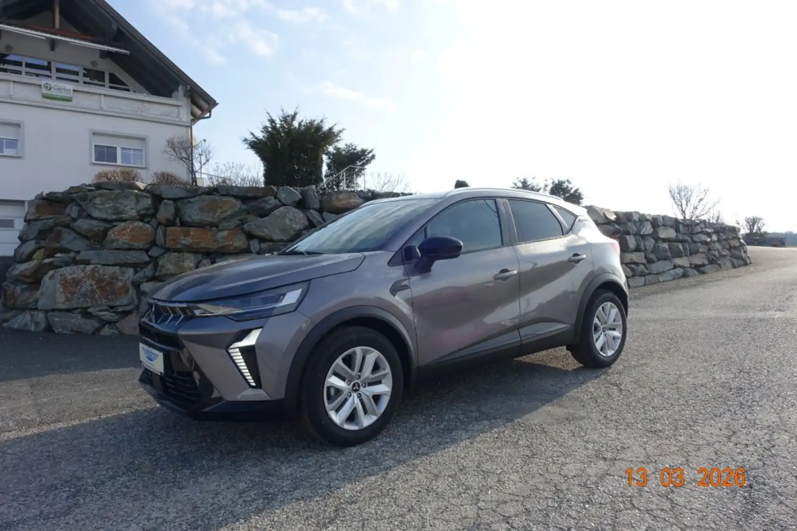 Mitsubishi ASX 1,0 Petrol Invite S+C 25 Grau - 1