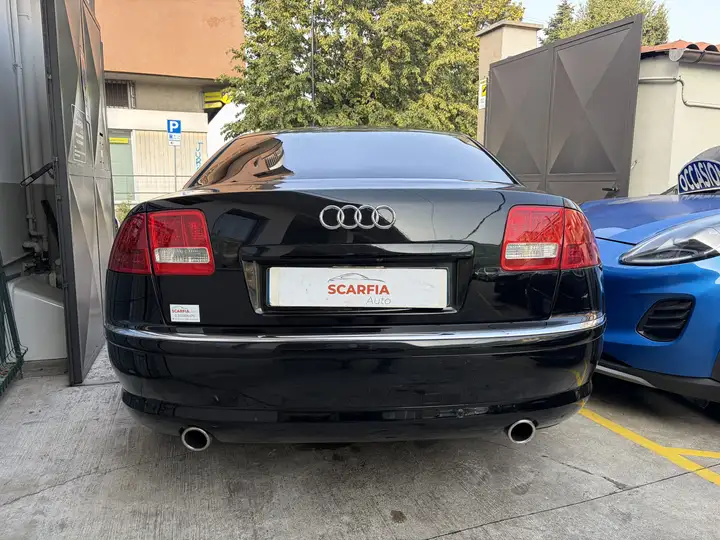 Audi A8 4.2 TSI quattro auto