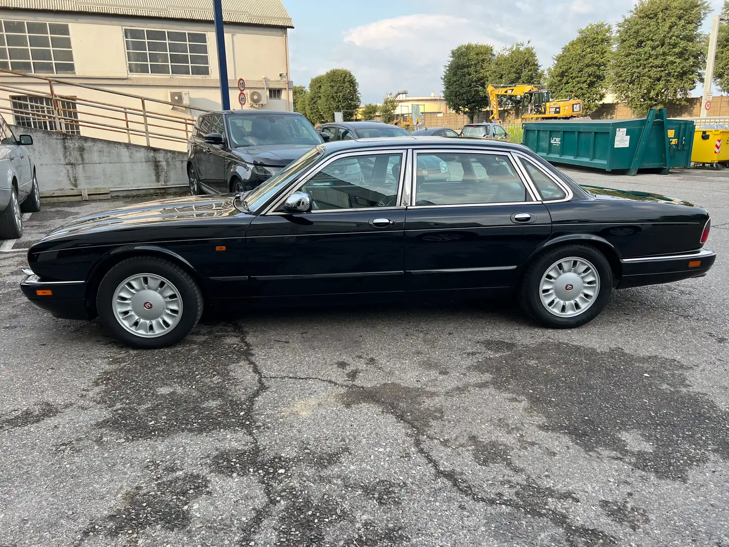 Daimler Double Six ASI Nero - 2