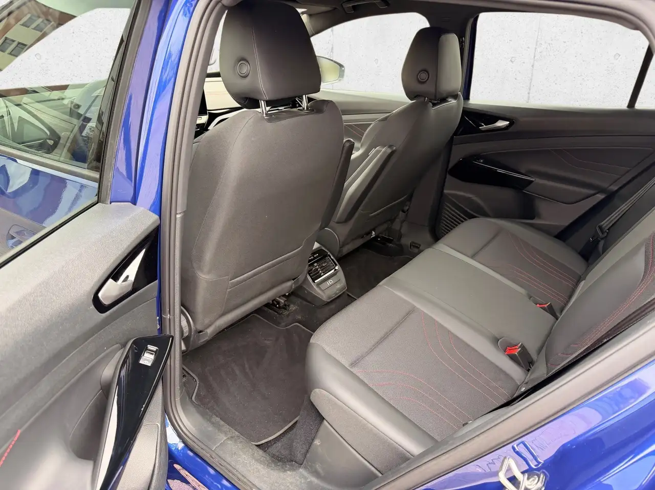 Volkswagen ID.4 GTX 220 kW 4Motion AHK Rear View Carplay DAB 17