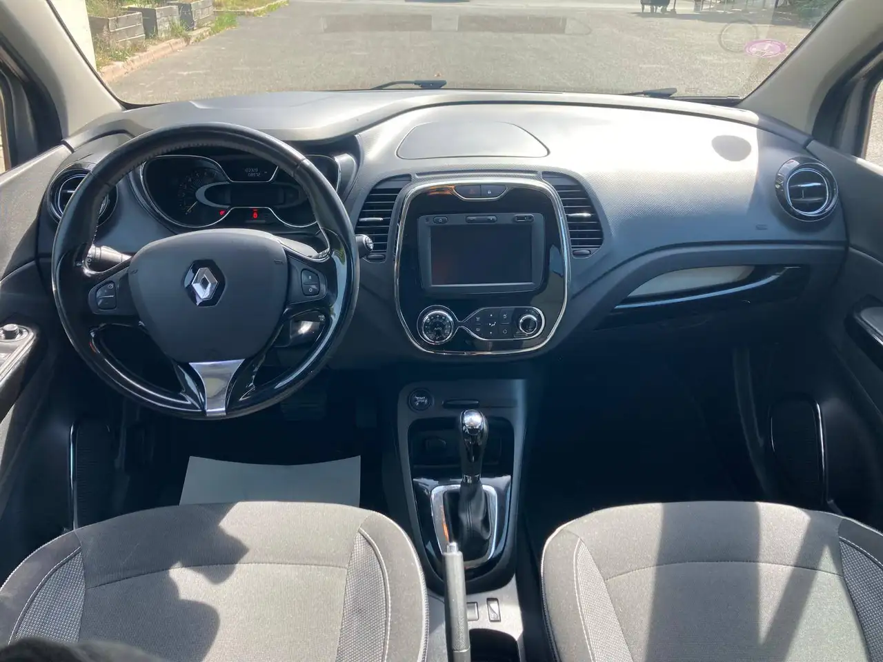 Renault Captur — photo 7