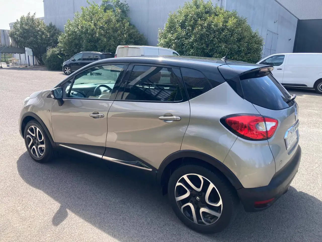 Renault Captur — photo 2