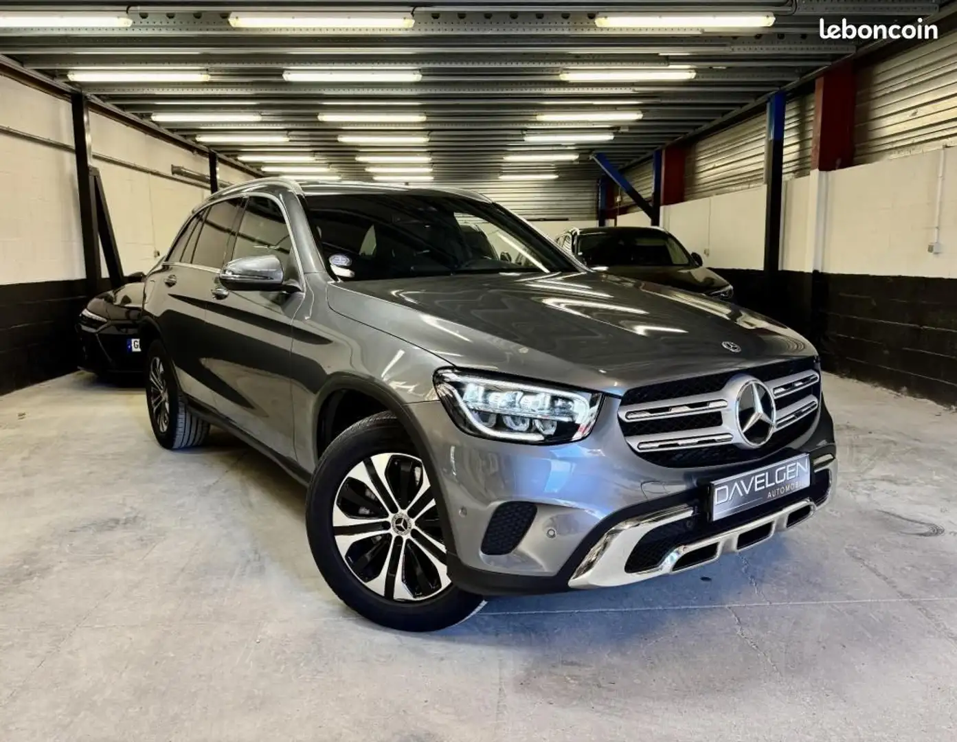 Mercedes-Benz CLS 300 Classe Mercedes 300 e 300e Hybrid PHEV 211%2B122ch 320ch Business Line 4MATIC 9G-Tronic 1e main Orig... Grijs - 1