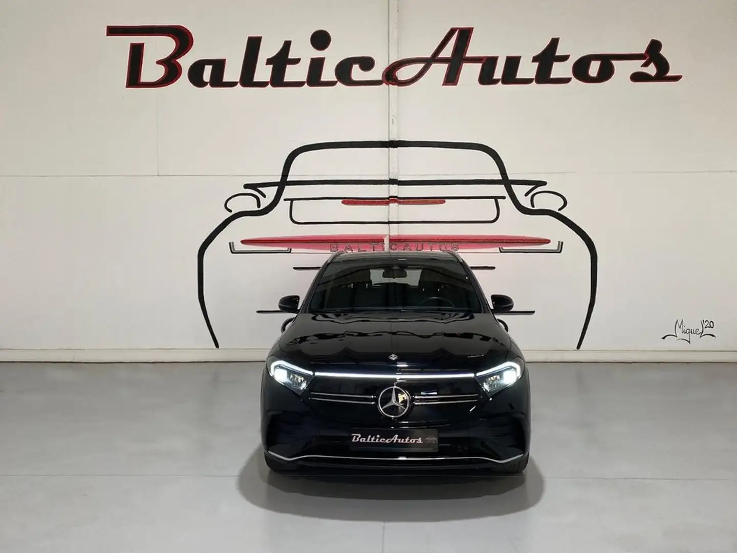 Mercedes-Benz EQA 300 4matic Negro - 2
