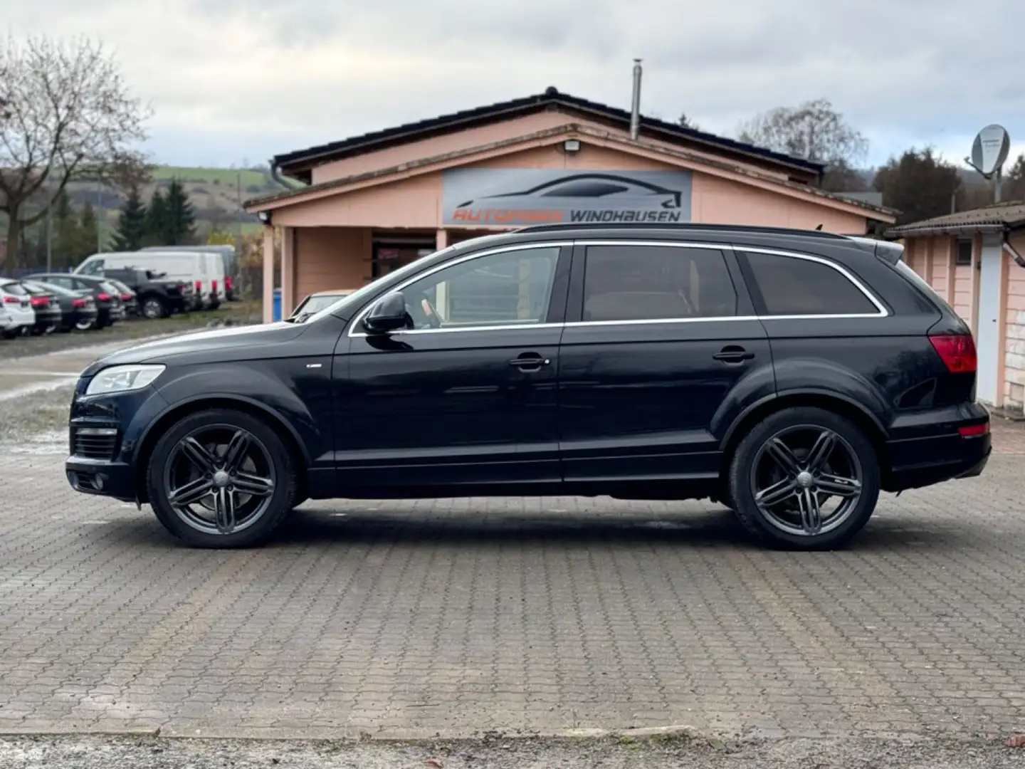 Audi Q7 3.0 TDI S-Line *NAVI *LEDER *XENON *KAMERA Schwarz - 2