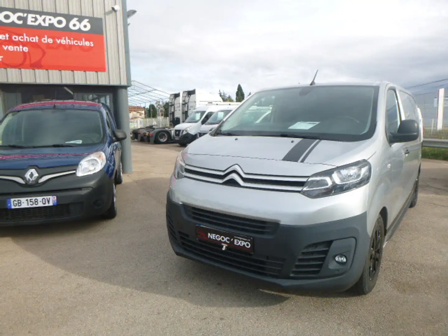 Citroen Jumpy BUSINESS M Grau - 1