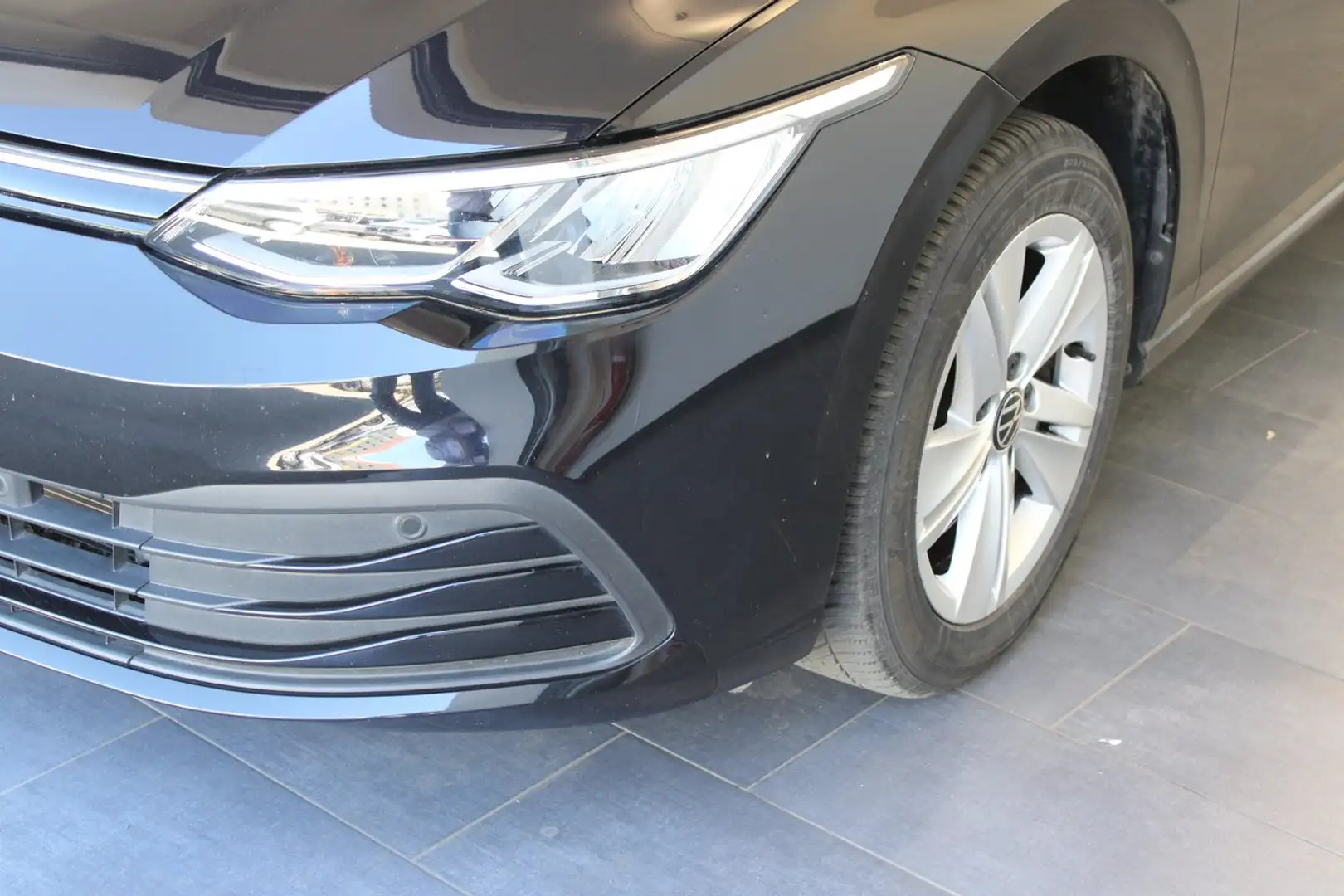 Volkswagen Golf Variant Life TDI DSG Schwarz - 2