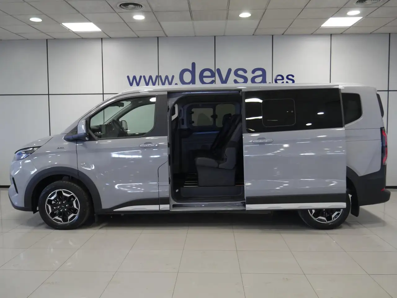 Ford Tourneo Custom 2026