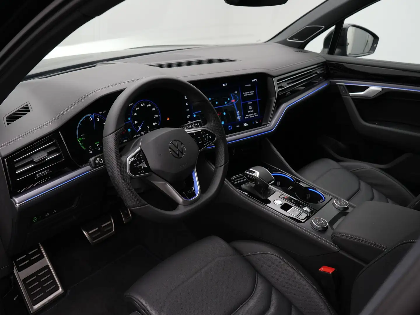 Volkswagen Touareg 3.0 TSi eHybrid 462 pk Tiptronic 4MOTION R | Nacht Zwart - 2