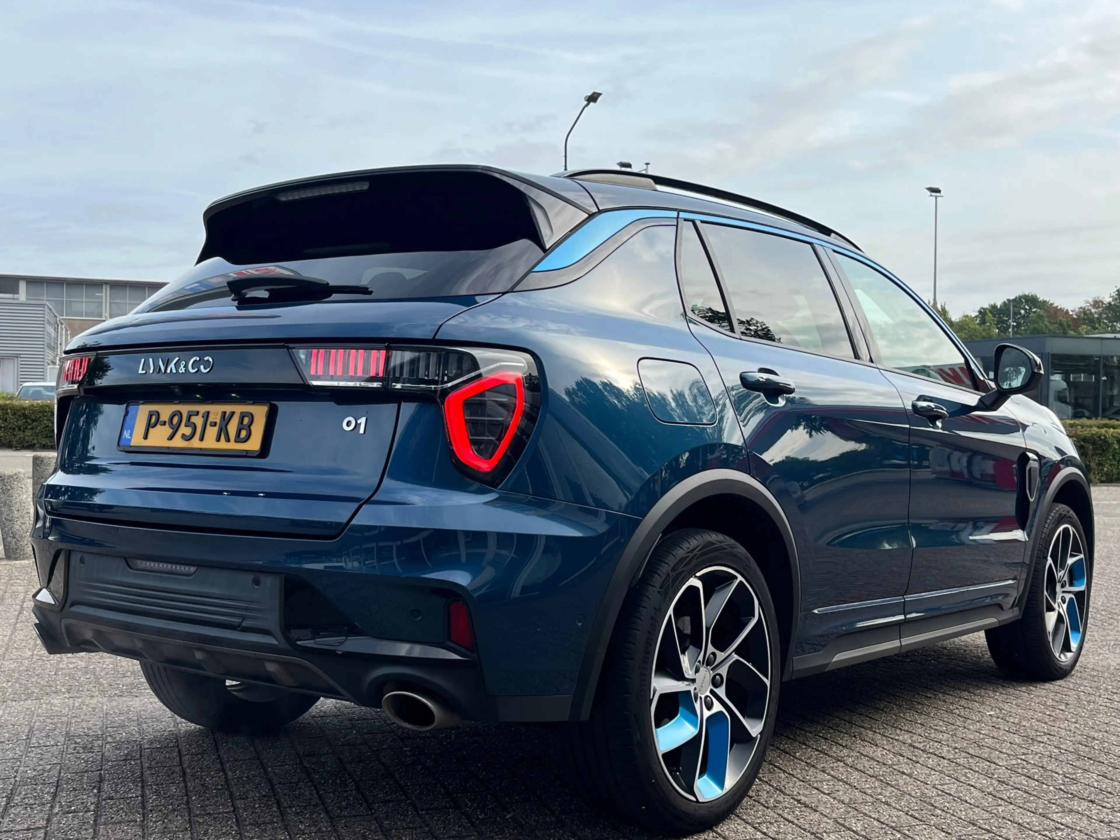 Lynk & Co 01 1.5 261pk PHEV 7DCTH | Orig.NL | PanoramaDak | 360 — photo 4