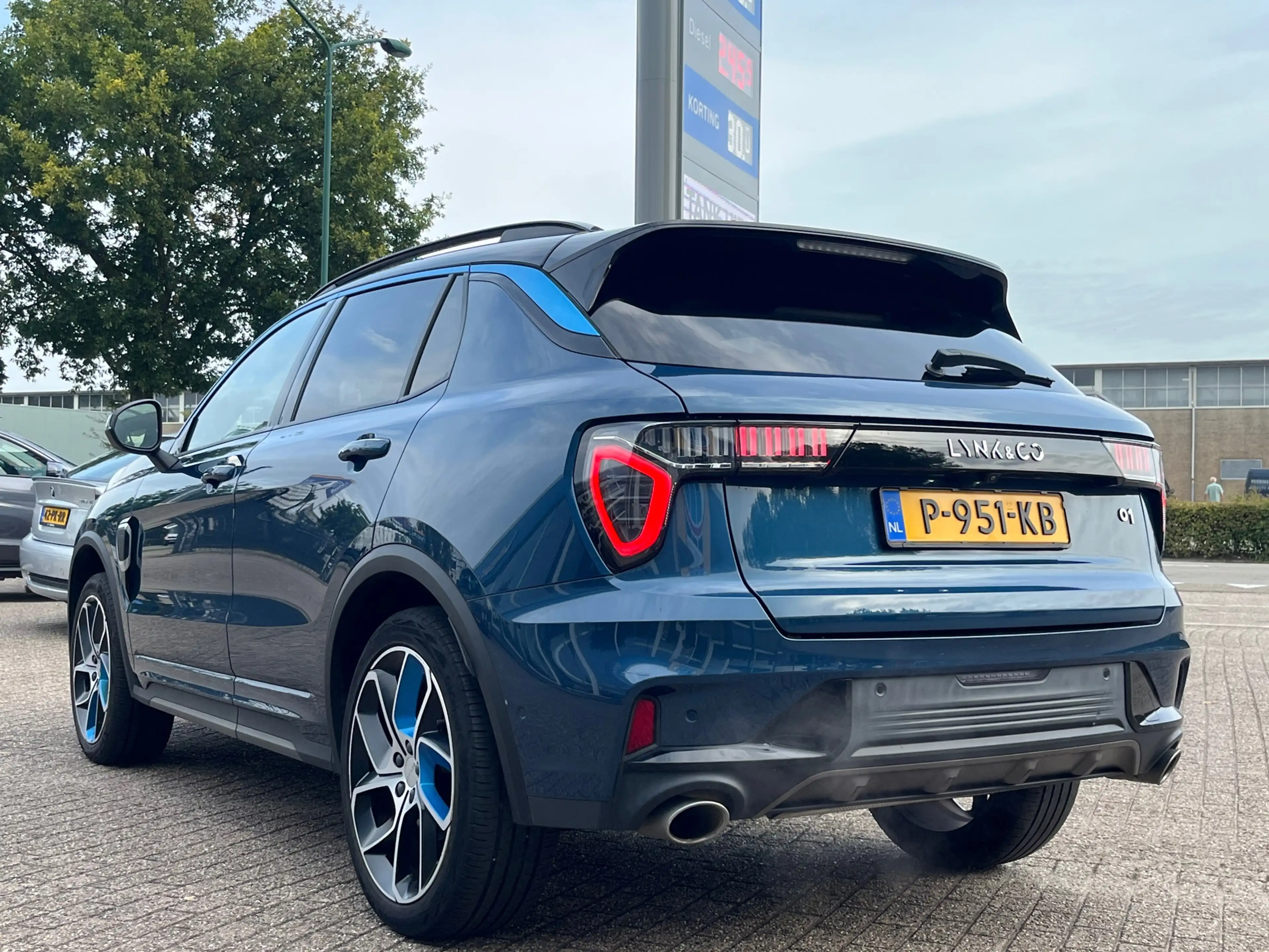 Lynk & Co 01 1.5 261pk PHEV 7DCTH | Orig.NL | PanoramaDak | 360 — photo 3