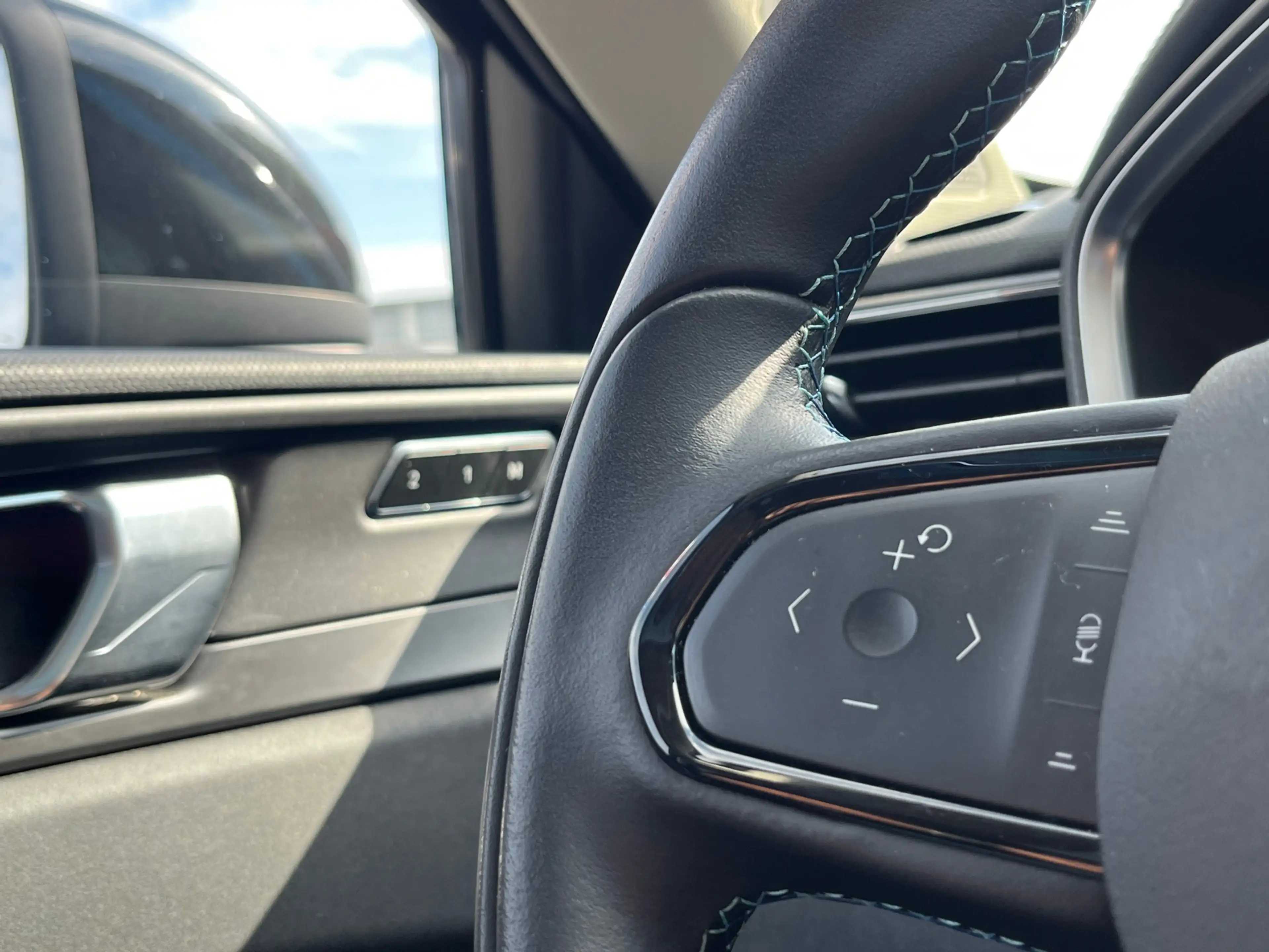 Lynk & Co 01 1.5 261pk PHEV 7DCTH | Orig.NL | PanoramaDak | 360 — photo 25