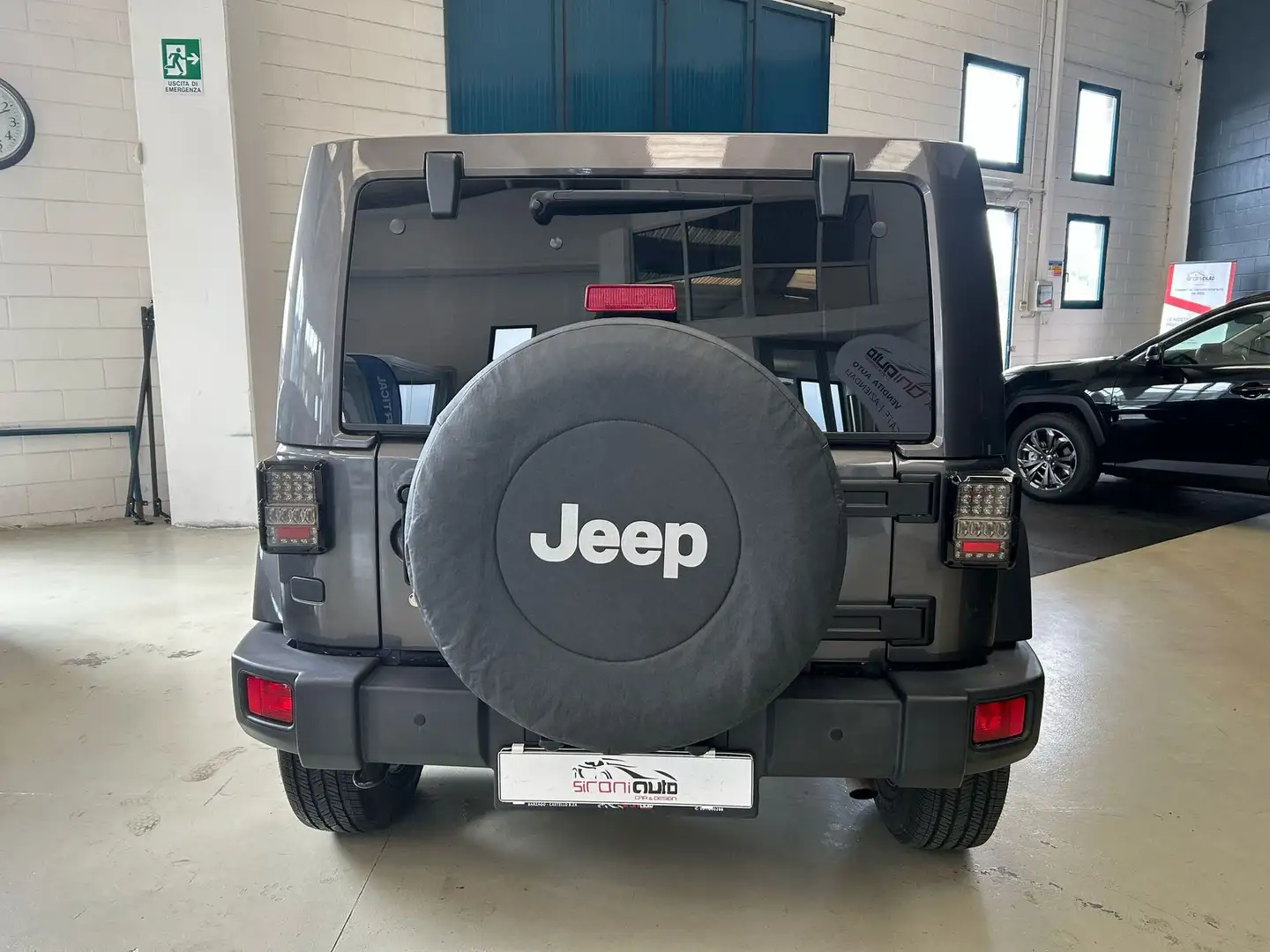 Jeep Wrangler Unlimited 2.8 CRD Sahara Auto Gri - 2