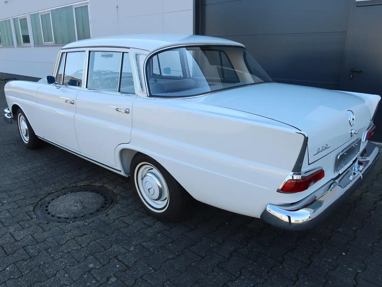 Mercedes-Benz 220, foto 4