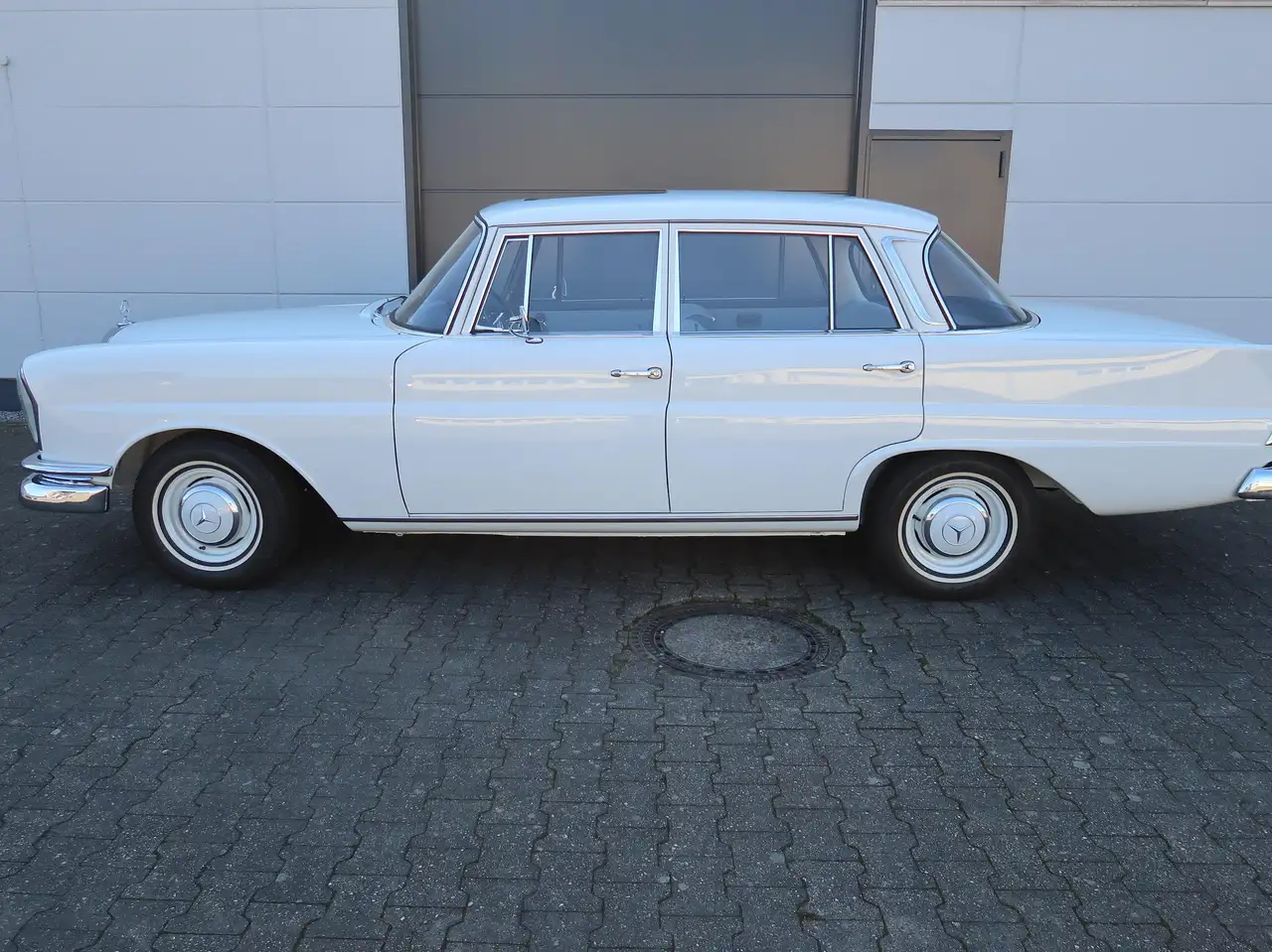 Mercedes-Benz 220, foto 3
