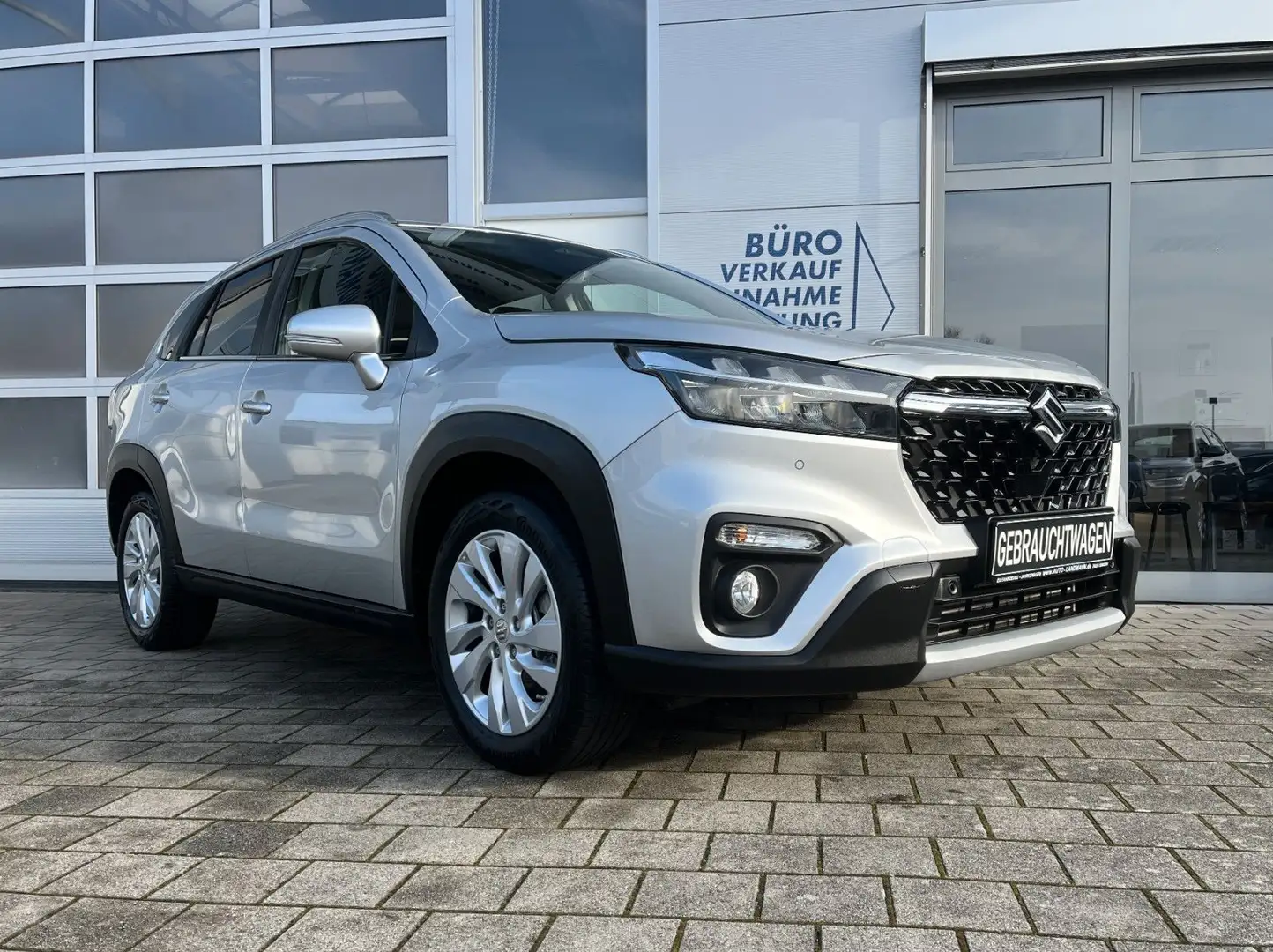 Suzuki SX4 S-Cross 1.4 mHEV 4WD 1HD SHZ NAV KAM LED 17" Argent - 2