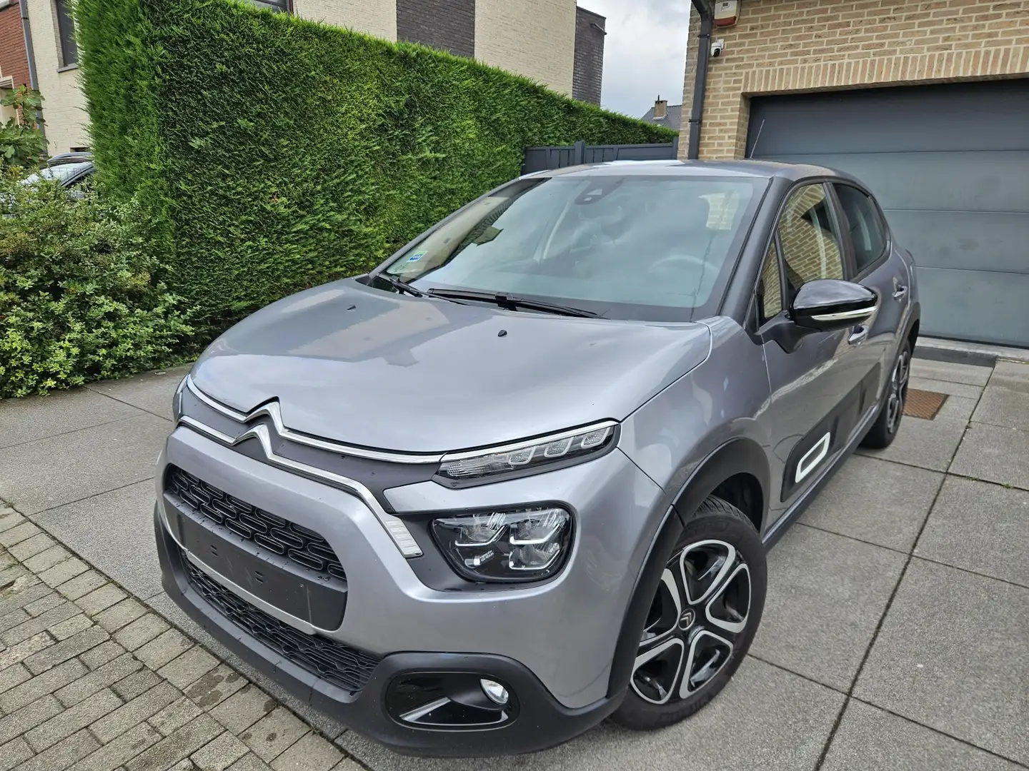 Citroen C3 1.2i / CARPLAY / CRUISE / LED / ** SUPER DEAL ** Grijs - 1