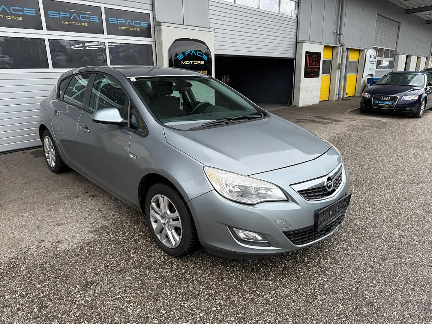 Opel Astra ST 1,4 Turbo Ecotec Edition (Export) Silber - 1