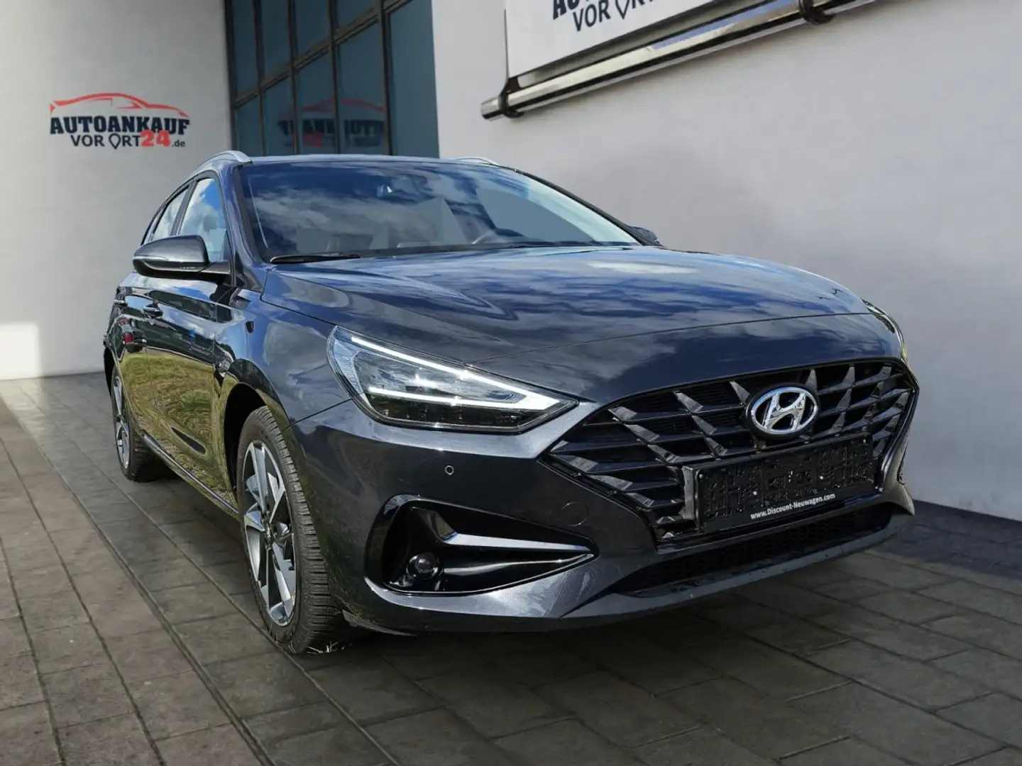 Hyundai i30 CW 1.0 T-GDI Trend Mild-Hybrid*NAVI*PDC*LED Klima Grau - 1