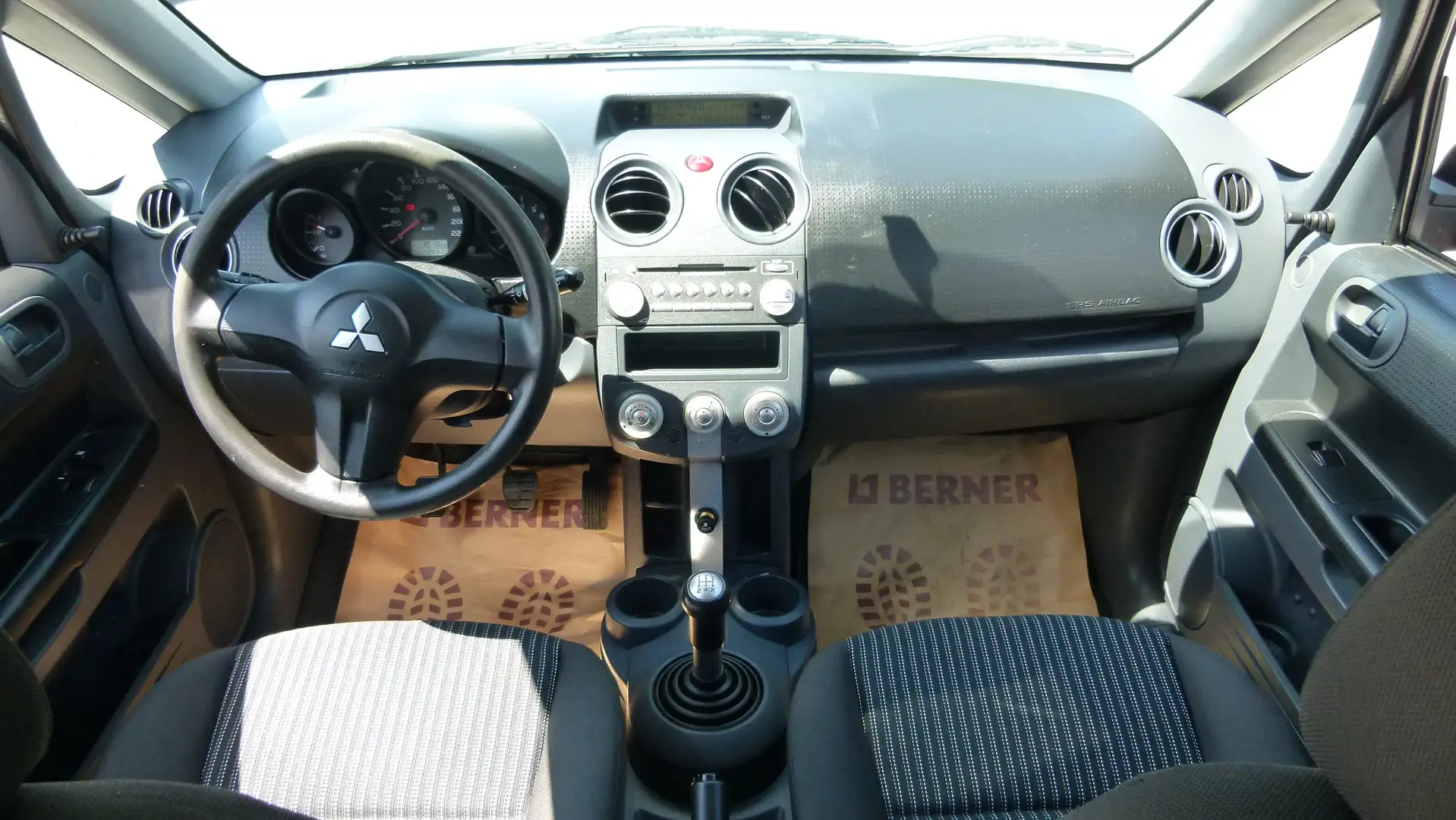 Mitsubishi Colt 1,1 MPI *KLIMA*PICKERL 5/2026+4M* Piros - 2