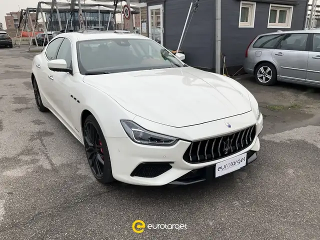 Maserati Ghibli V6 430 CV Q4 Gransport
