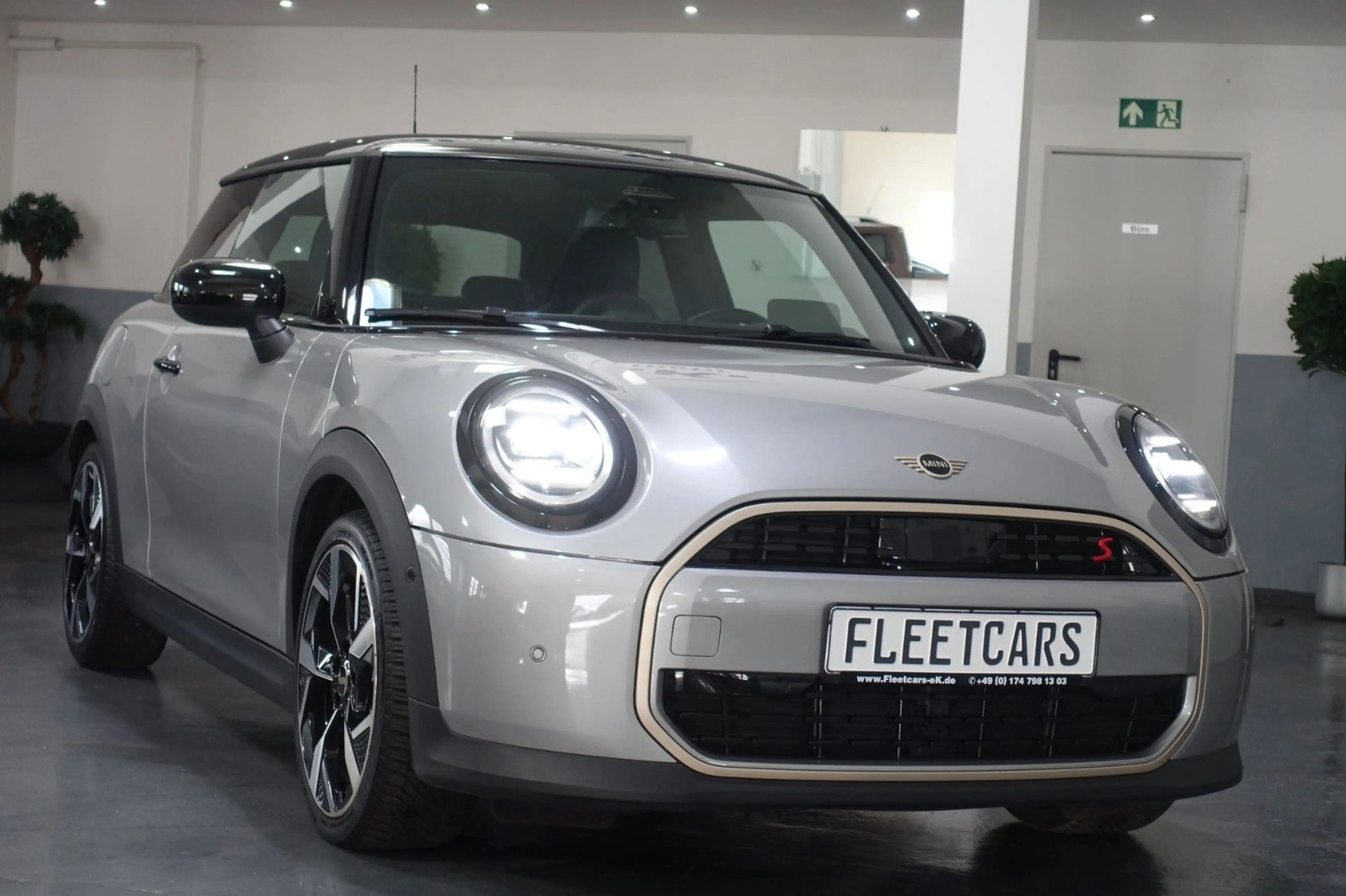 MINI Cooper S Favoured Trim | PANORAMA | LEDER | 18" — photo 4