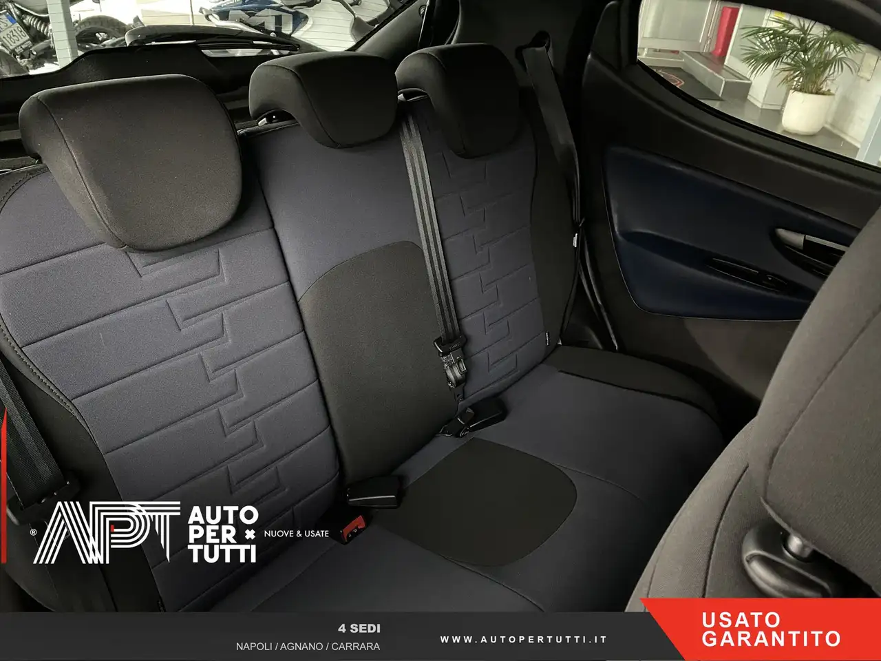 Lancia Ypsilon 2024 — фото 15