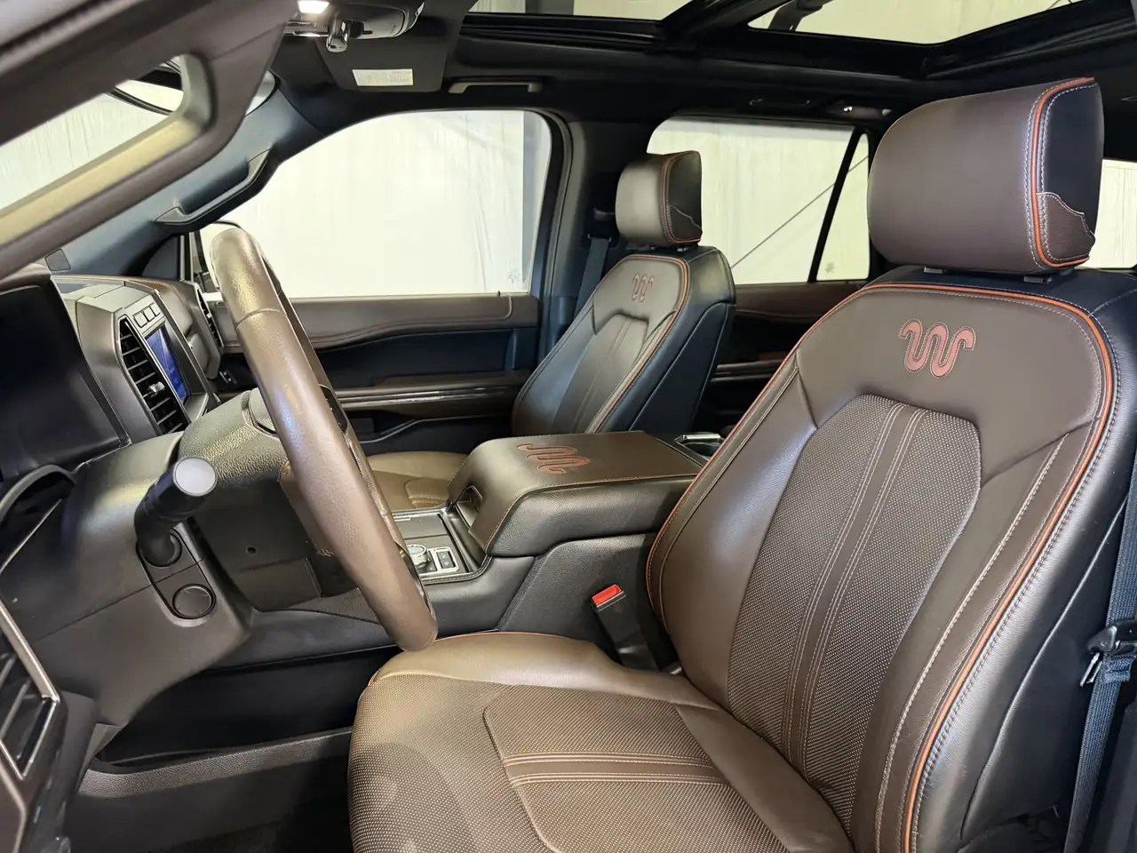 Ford Expedition снимка Ford Expedition