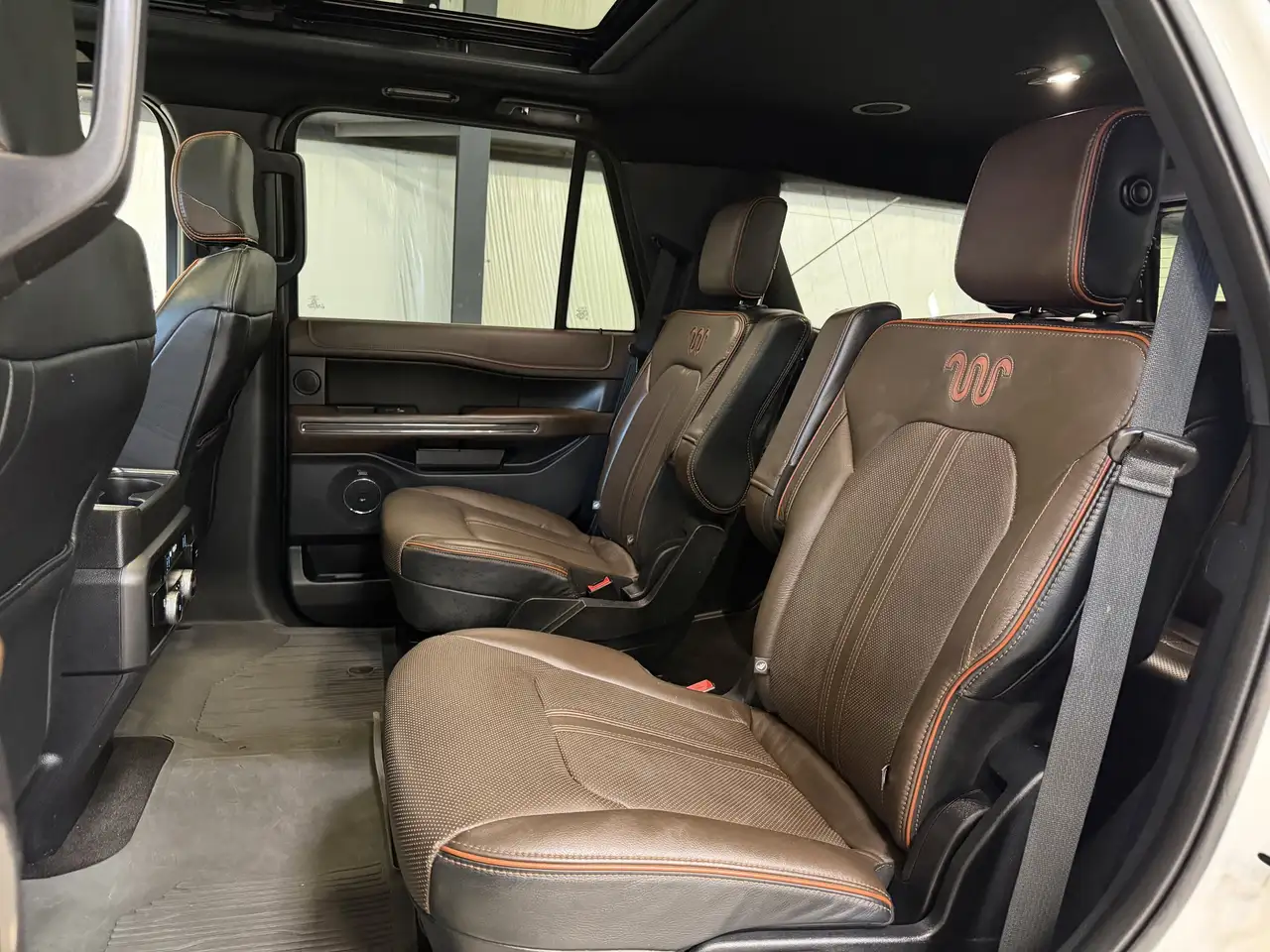Ford Expedition снимка Ford Expedition