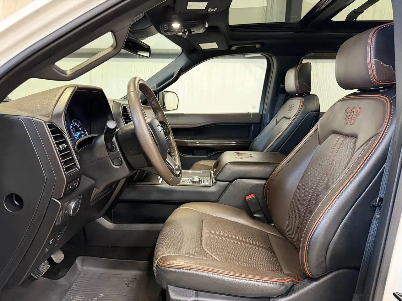 Ford Expedition снимка Ford Expedition