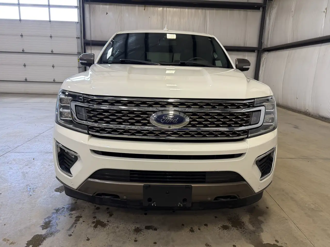 Ford Expedition снимка Ford Expedition