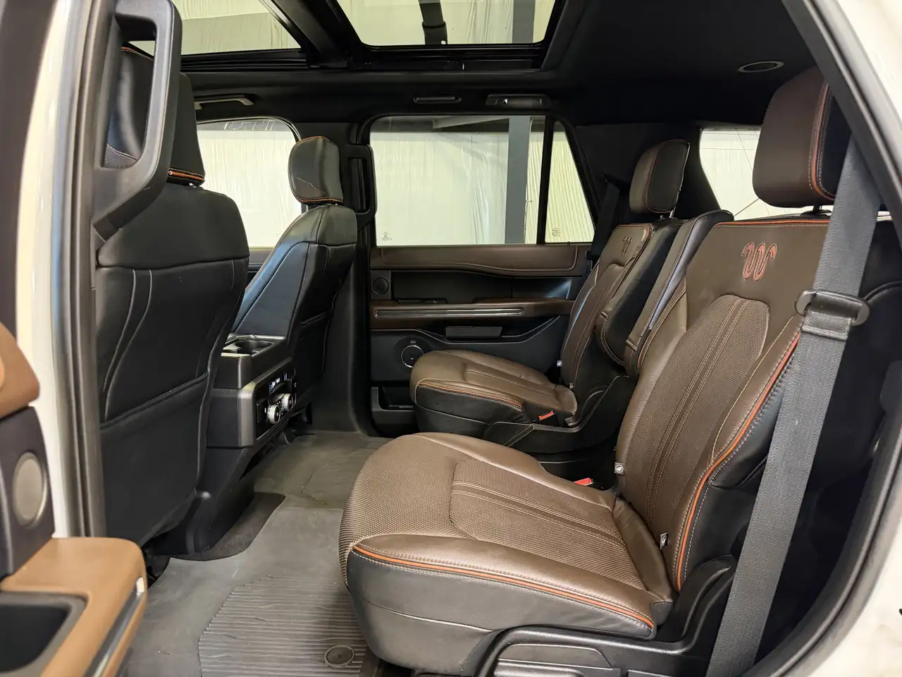 Ford Expedition снимка Ford Expedition