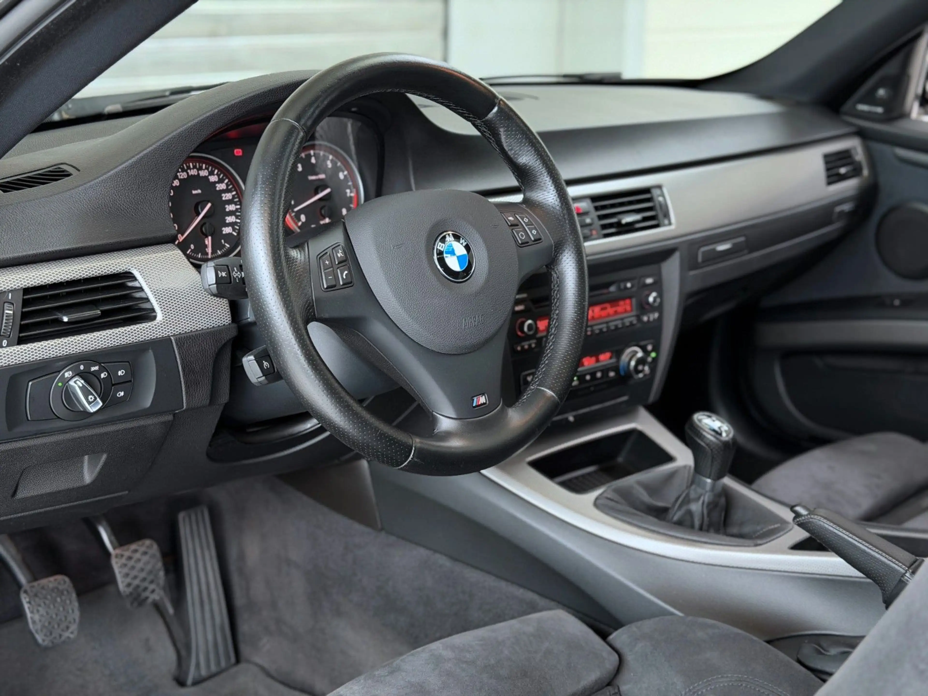 BMW 335 i Coupe*M-Paket*Schalter*H&K*GSD*Xenon* — photo 15