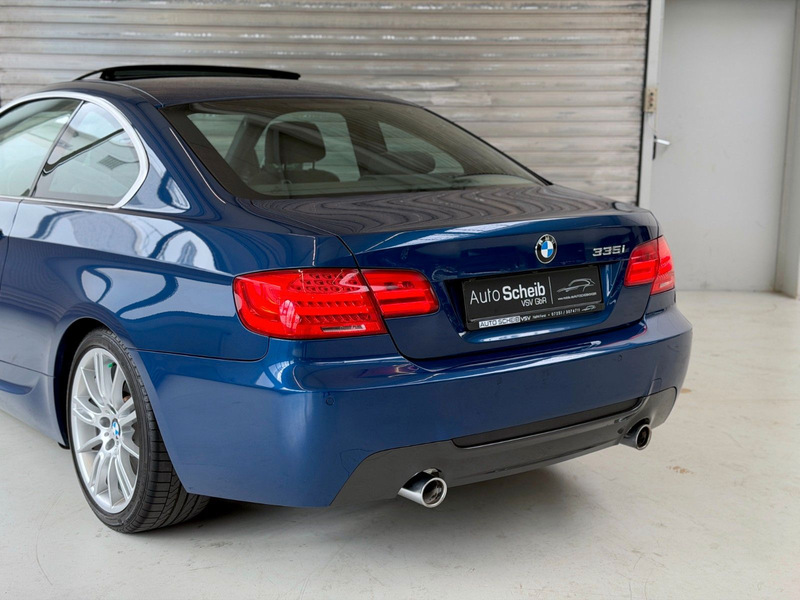 BMW 335 i Coupe*M-Paket*Schalter*H&K*GSD*Xenon* — photo 9