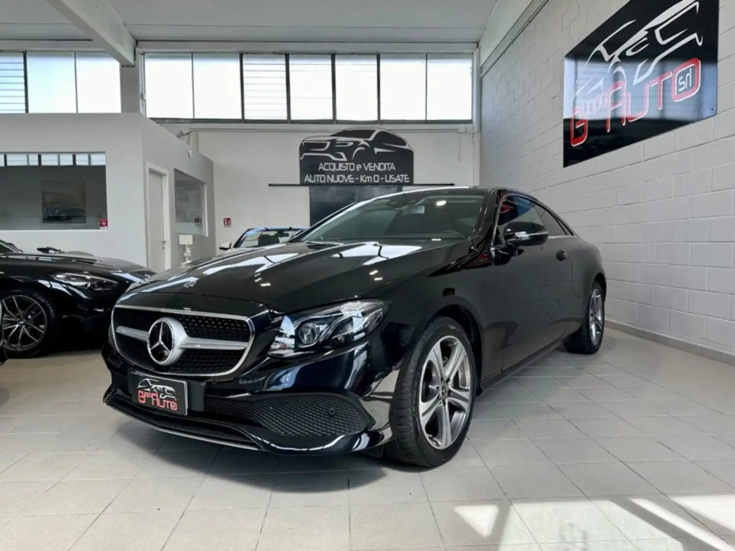 Mercedes-Benz E 220 d 4Matic Sport *MULTIBEAM*ACC*CARPLAY/ANDROID* Fekete - 1